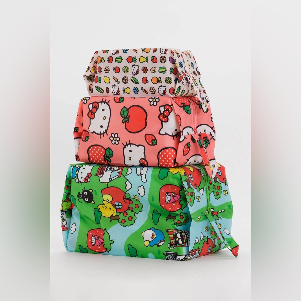 NEW BAGGU x Hello Kitty 3D Zip Set